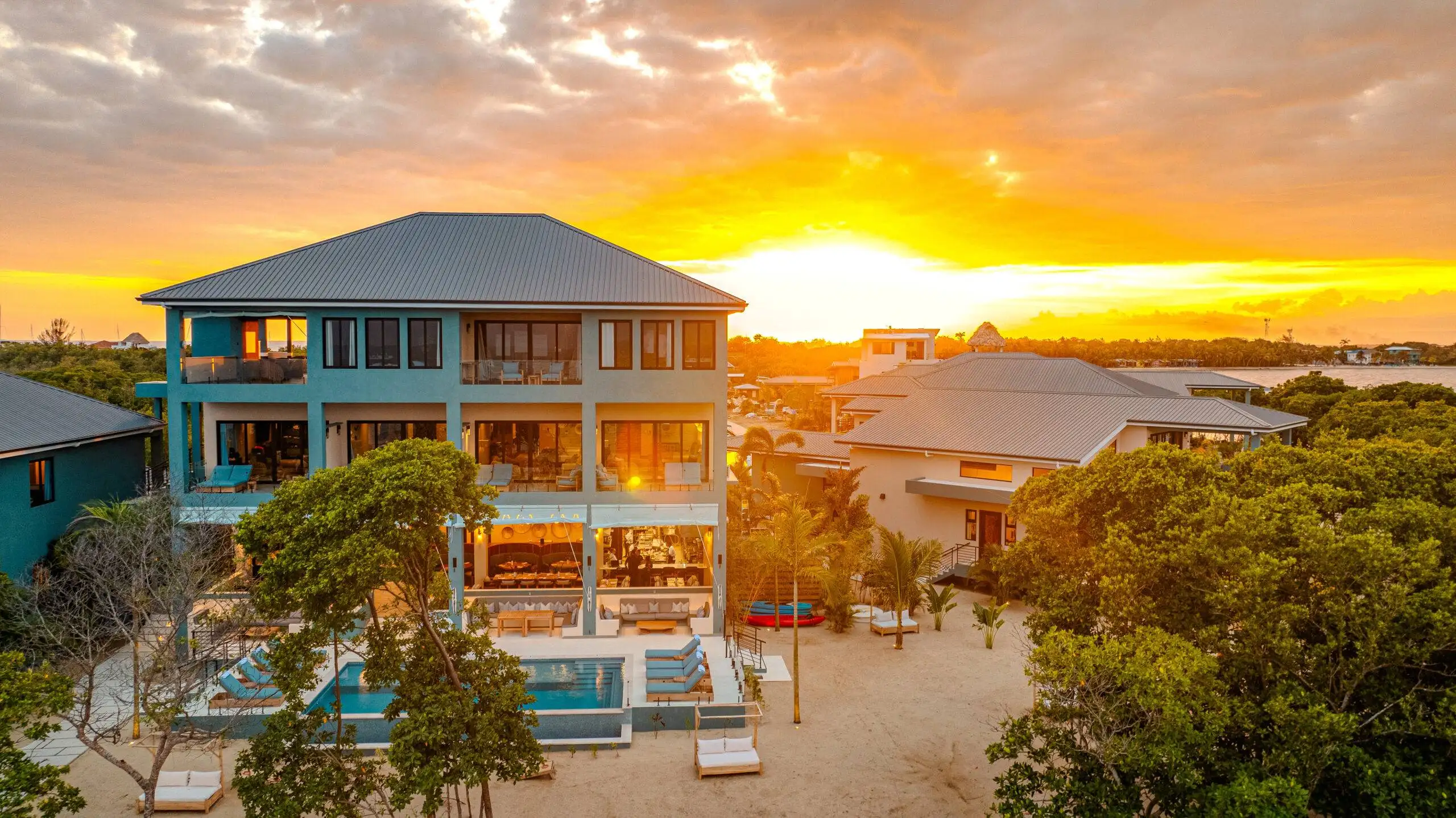 Mara - Exterior Inn Sunset